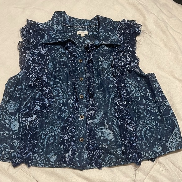 Anthropologie Pilcro Sleeveless Ruffled
Floral print Buttondown Blouse - Picture 4 of 6